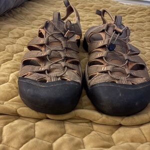 Keen Brown and Black Men's Sandals